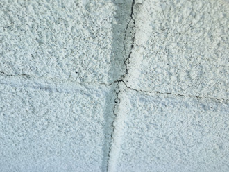 コーキング目地のクラック