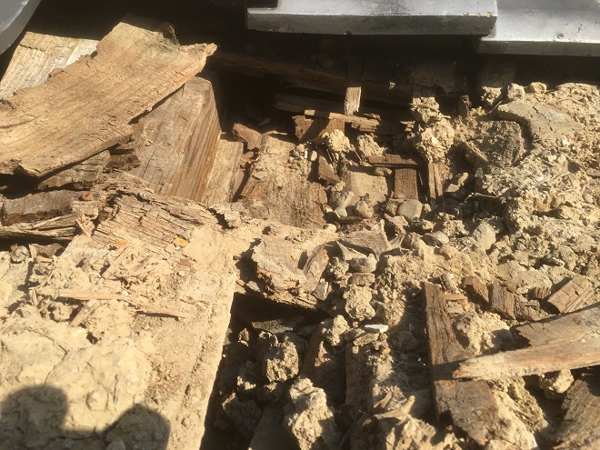 土葺き工法で施工された瓦屋根