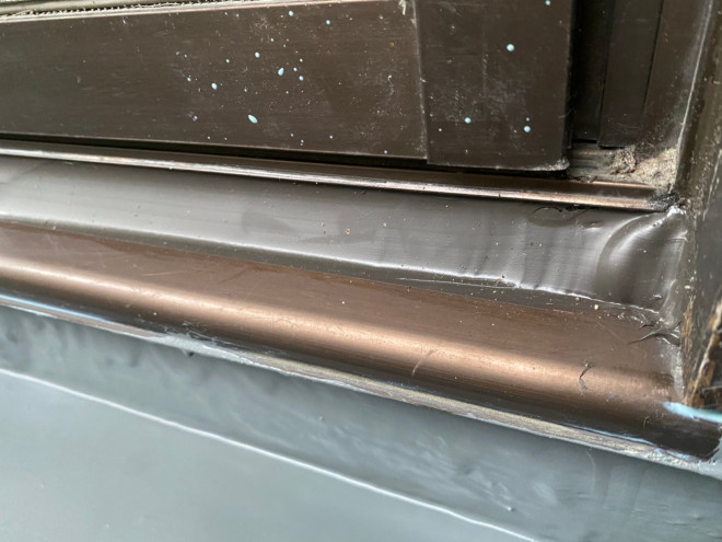 サッシ下端防水