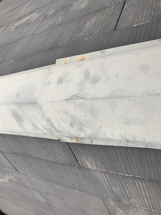 飛散した棟板金の復旧