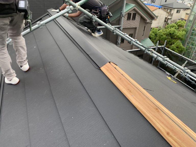 棟板金取り付け