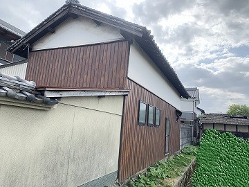 橿原市にて雨漏りを止めるため瓦の葺きなおしか葺き替え工事をオススメいたしました