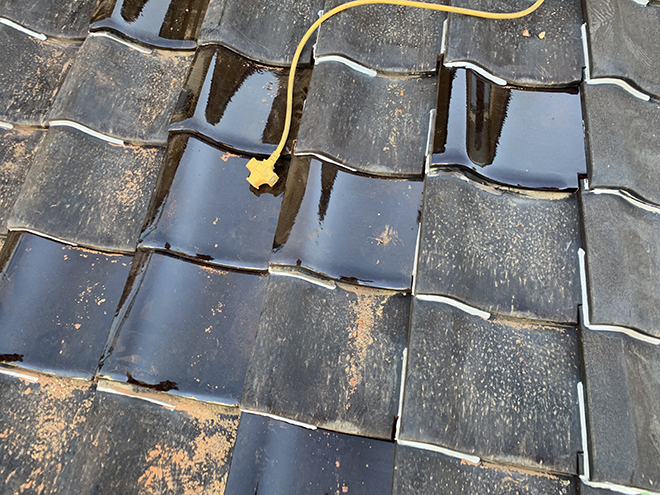 割れた瓦の交換