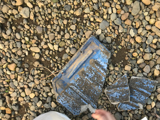 庭に落下していたケラバの瓦