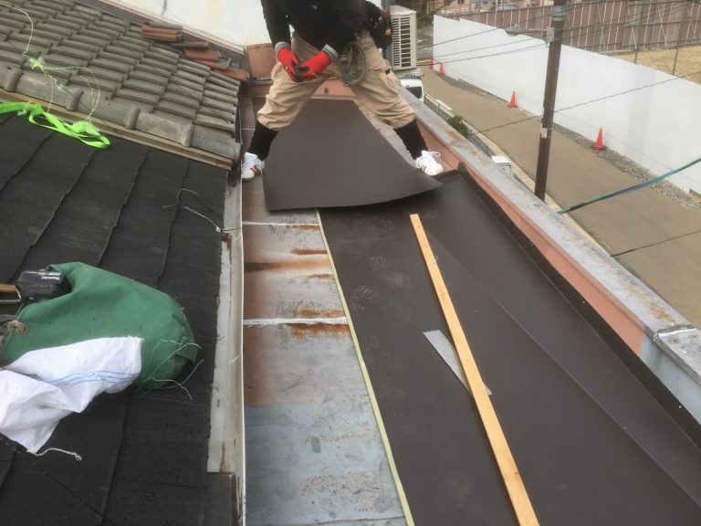 谷板金の全面交換工事