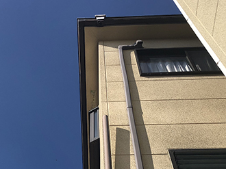 雨樋が抜けている