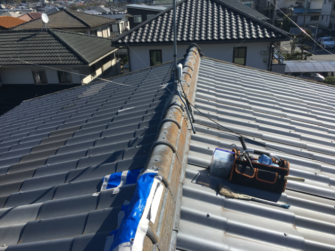 破損した棟の補修