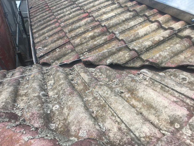 屋根塗装が必要な状態の屋根