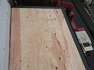 庇カバー補修作業