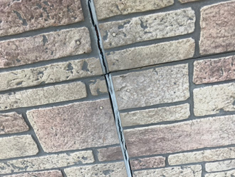 外壁のコーキングが劣化している