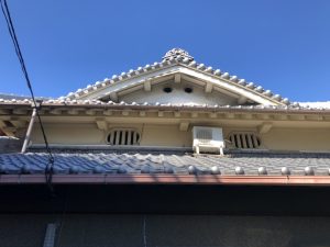吹田市にて築８０年の古民家再生のための屋根工事、事前調査です