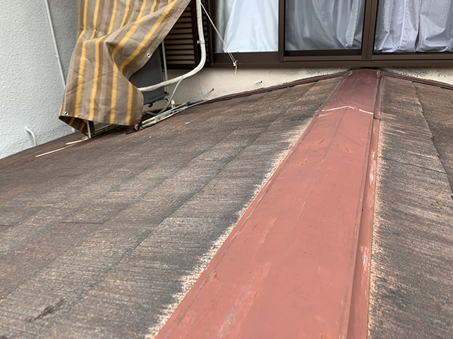 吹田市山田東の変色したスレート屋根、塗装前に調査に伺いました