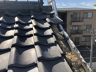 瓦が外れてしまった