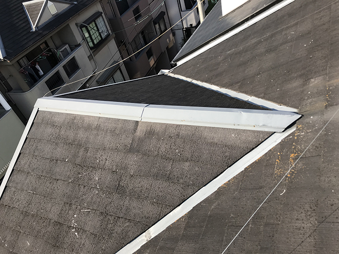 変色や斑点があるスレート