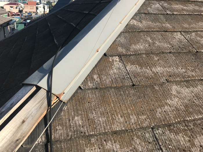 浦安市堀江で棟板金が台風被害を受けて飛散し雨漏りに発展