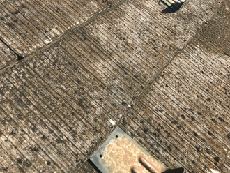 スレート自体が経年劣化している