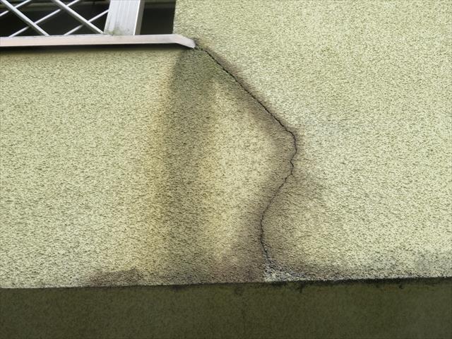 外壁のひび割れ