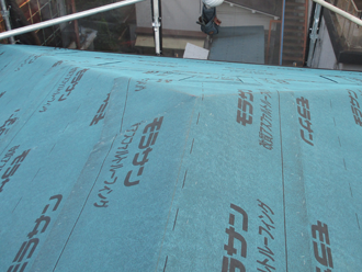 防水紙の敷設が完了