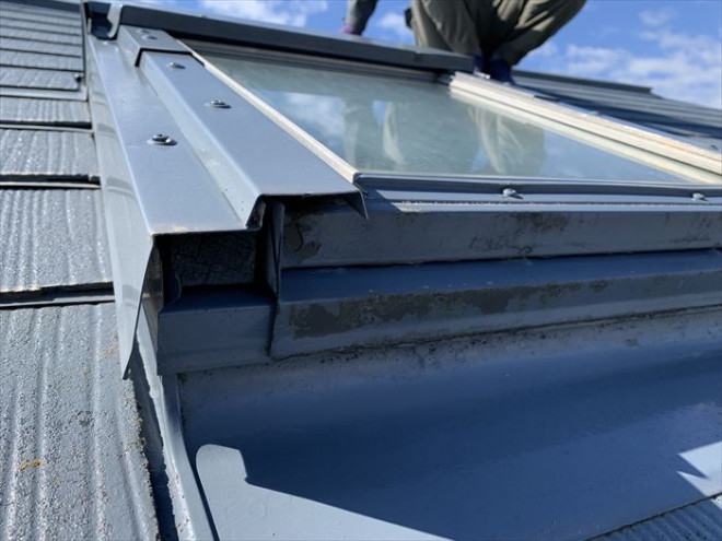 茂原市緑ケ丘にて台風時に雨漏りが発生した天窓(トップライト)の調査を実施
