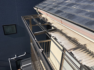 吹田市でベランダ屋根とスレートの補修で雨漏りの危険を最小限に