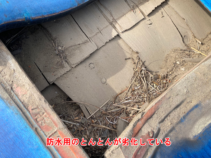 瓦屋根の雨漏りトラブル！漆喰剥がれや防水紙劣化によるリスクと対策