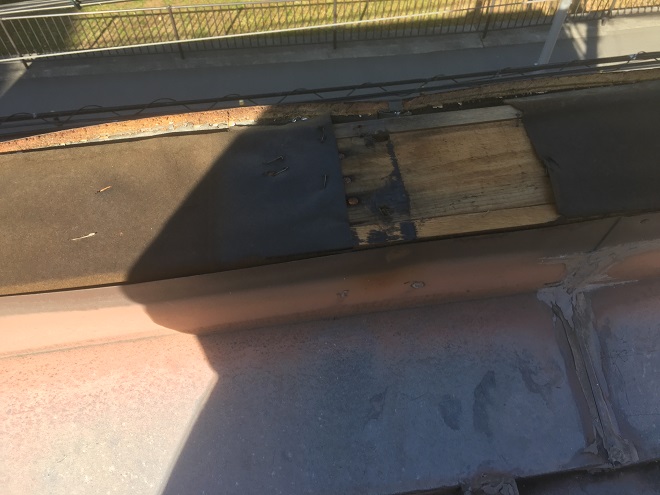 雨漏りにやられた屋上パラペット