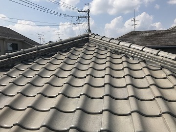 屋根上からみた外観では劣化箇所が分からなかった