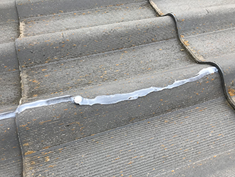 コーキングでヒビを補修しました