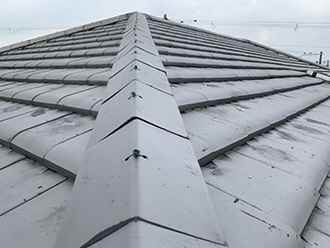 棟瓦がズレています