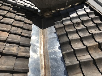 錆が広がる谷板金