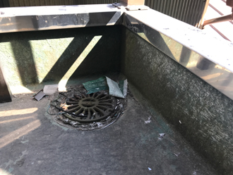 排水溝が汚れている