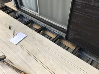 ブチルテープで応急処置