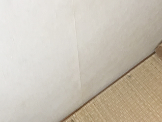 雨漏りで浮いたクロス