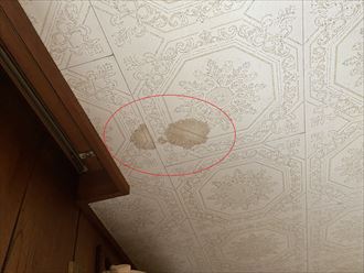 天井からの雨漏り