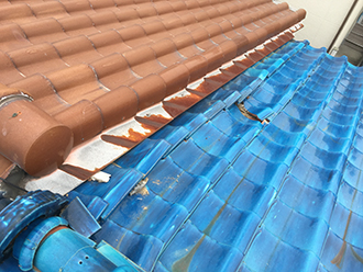 瓦が割れている箇所