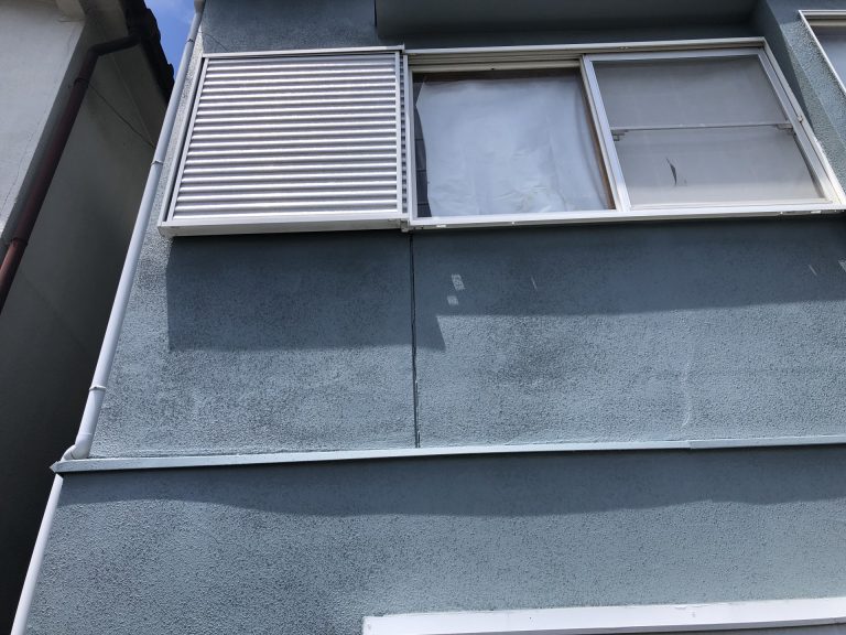 劣化した外壁周り