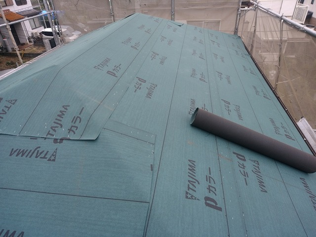 ルーフィング貼りが終わりました。