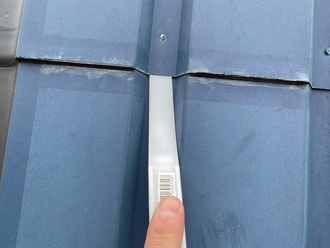 外壁材の間に隙間ができている