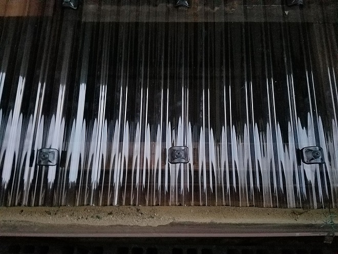 吹田市佐井寺にて雨水が降り注ぐ庇のポリカ波板交換をしました