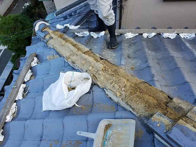 熨斗瓦を外した状態