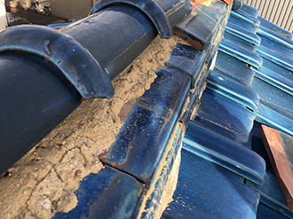 のし瓦が外れた棟