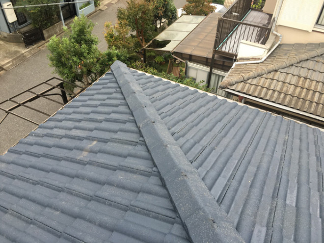 大和市深見で屋根の棟の歪みから雨漏りが発生しているため棟取り直し工事を提案