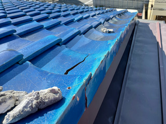 漆喰が剥がれている