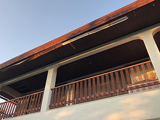 雨樋がねじれて破損