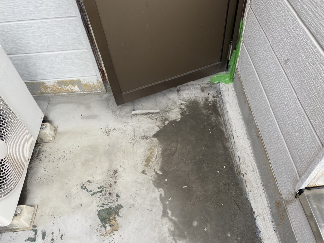 防水層が劣化して雨漏りが発生