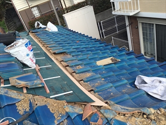 屋根葺き直しの様子