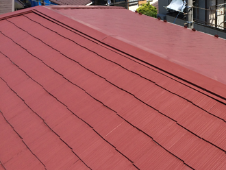 スレート屋根の棟板金