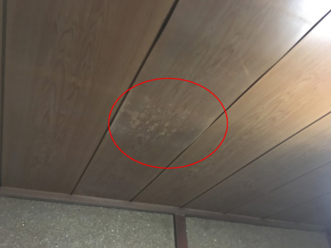 横浜市金沢区釜利谷東で漆喰剥がれや防水紙の穴空きによる雨漏れ