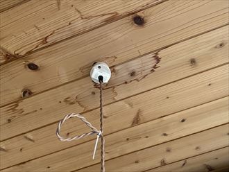 君津市陽光台にて漏電・ショートを起こす危険性もある照明器具周辺での雨漏り調査を実施