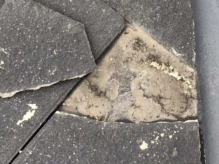 スレートを剥がした様子